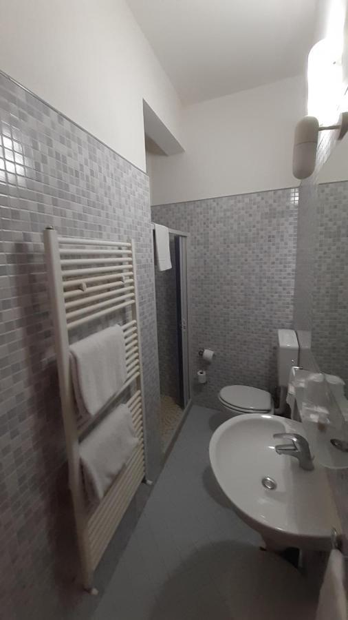 Albergo Moderno Лукка Экстерьер фото