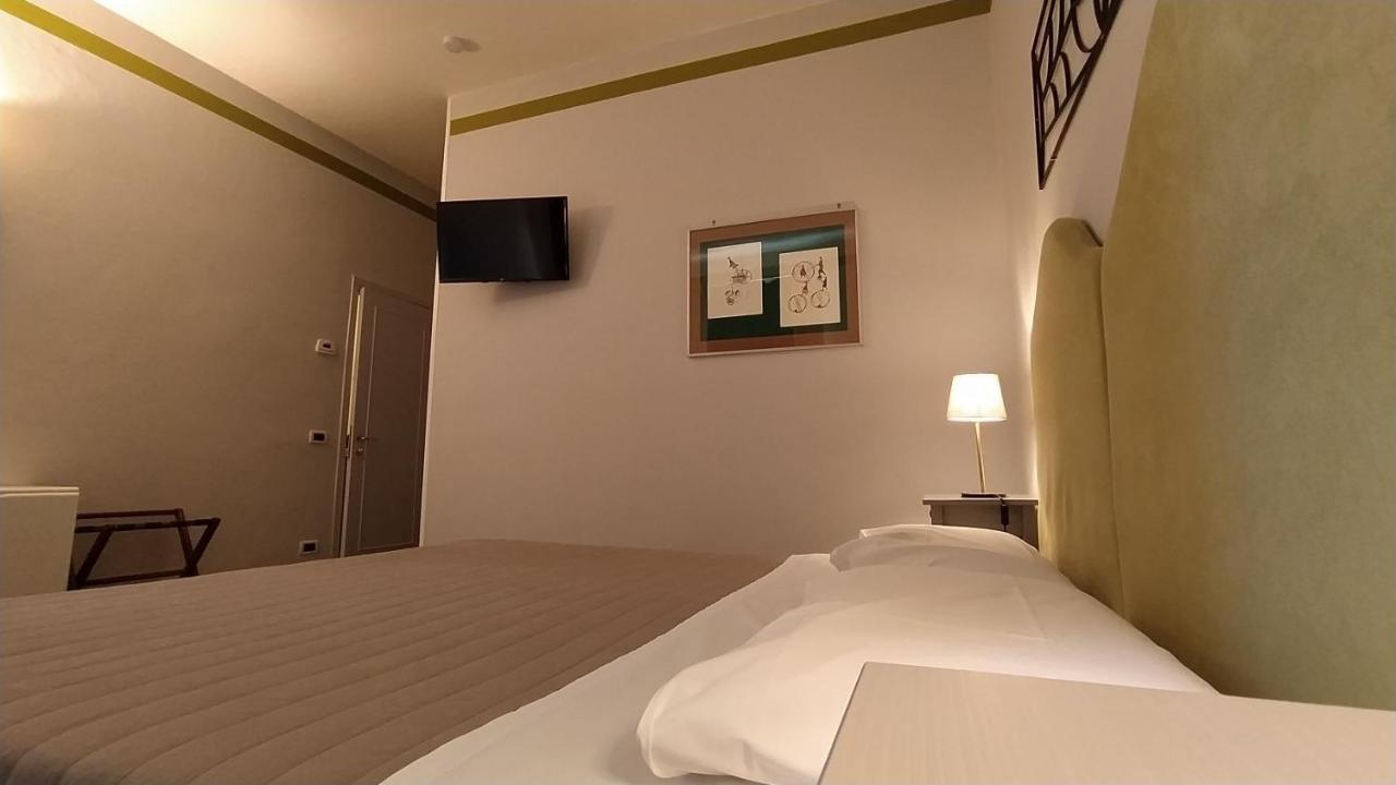 Albergo Moderno Лукка Экстерьер фото