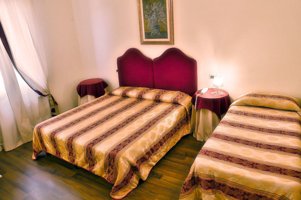 Albergo Moderno Лукка Экстерьер фото